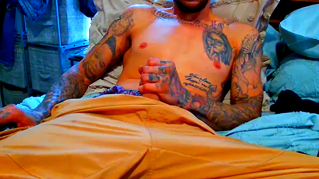 Snapshot of JamesMichael88 chatting on December 17, 3:40 pm JamesMichael88 online show from December 17, 3:40 pm