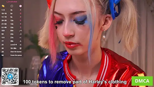 Snapshot of DaisyHearl chatting on October 31, 4:19 pm DaisyHearl online show from October 31, 4:19 pm