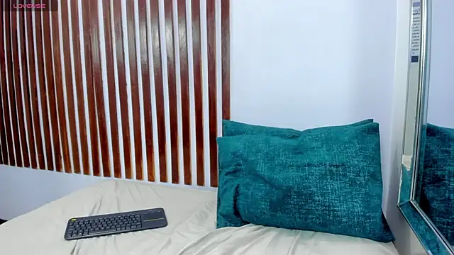 KRYSSTARITTER4 online show from February 15, 4:12 pm