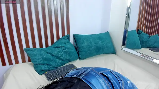 KRYSSTARITTER4 online show from February 27, 10:04 am