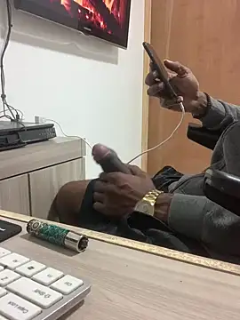 Taylor69xKiki online show from January 3, 5:50 am