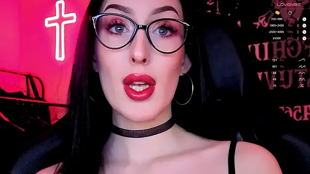 Snapshot of Miss_Alice__ chatting on February 21, 3:02 pm Miss Alice online show from February 21, 3:02 pm