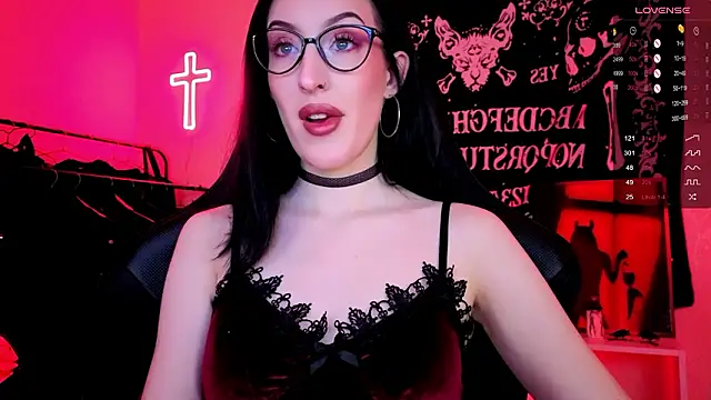 Snapshot of Miss_Alice__ chatting on March 20, 2:27 am Miss Alice online show from March 20, 2:27 am