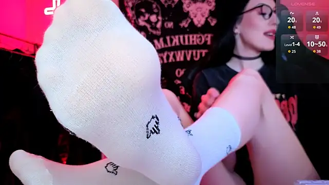 Snapshot of Miss_Alice__ chatting on March 28, 5:45 pm Miss Alice online show from March 28, 5:45 pm