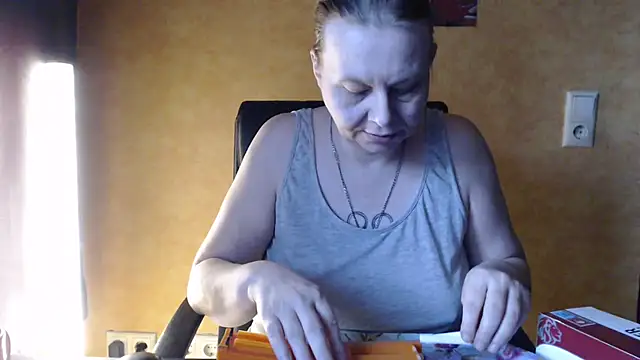 Sweet Phoenix online show from September 24, 5:00 am