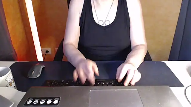 Sweet Phoenix online show from May 25, 5:46 am