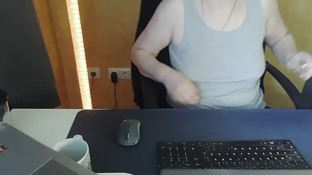 Sweet Phoenix online show from June 15, 6:59 am