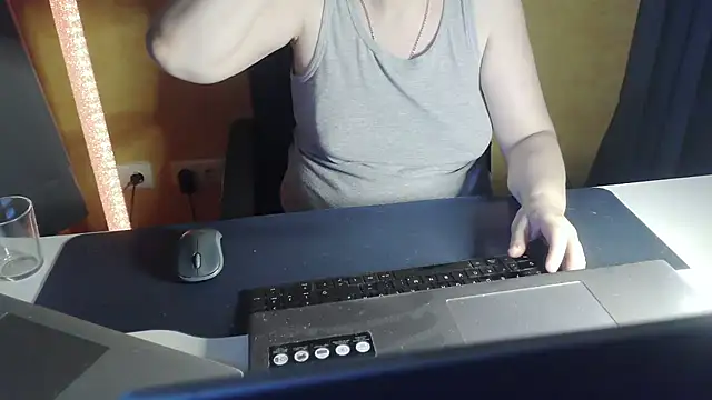 Sweet Phoenix online show from June 25, 7:07 pm