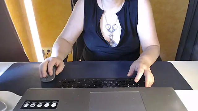 Sweet Phoenix online show from July 11, 7:33 am