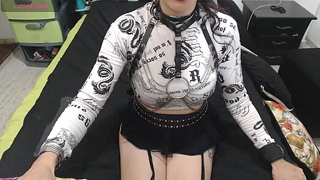 Snapshot of alice_angelfetish chatting on October 11, 7:12 pm alice angelfetish online show from October 11, 7:12 pm