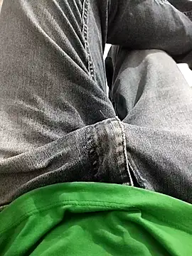 Snapshot of fredfgr chatting on March 30, 9:21 am fredfgr online show from March 30, 9:21 am