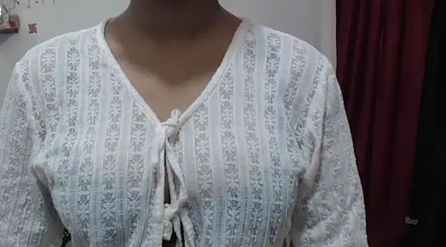 Snapshot of Honey_Bee25 chatting on January 28, 4:18 am Honey Bee25 online show from January 28, 4:18 am