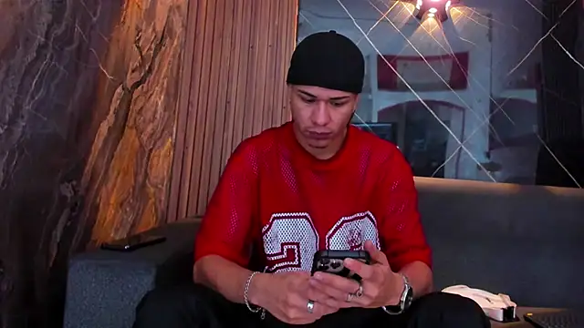 Snapshot of anyelo_waller chatting on September 13, 11:43 am anyelo waller online show from September 13, 11:43 am