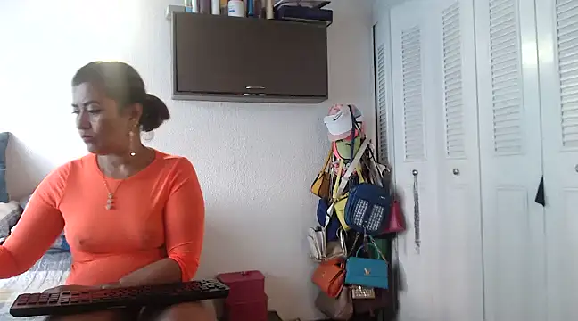 CamilaLix online show from January 6, 6:41 pm