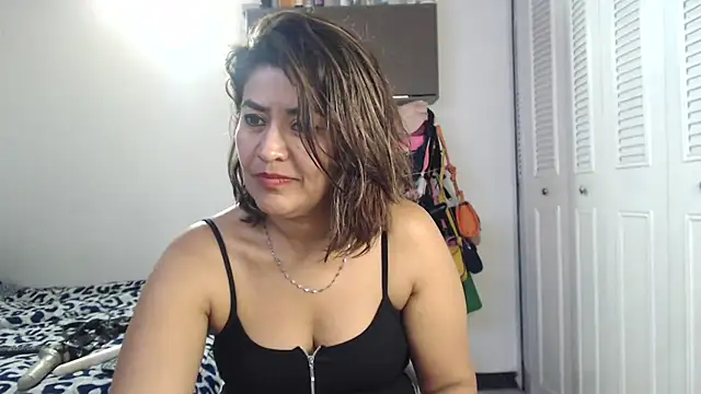 CamilaLix online show from March 4, 2:06 am