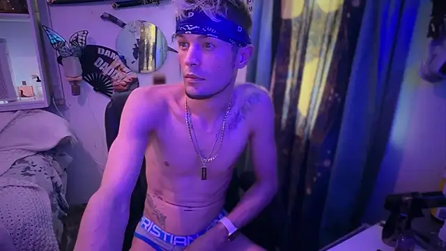 Snapshot of Trystan_Spellman chatting on April 30, 10:58 pm Trystan Spellman online show from April 30, 10:58 pm