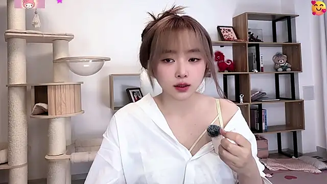 Chenjing0 online show from July 1, 12:40 pm