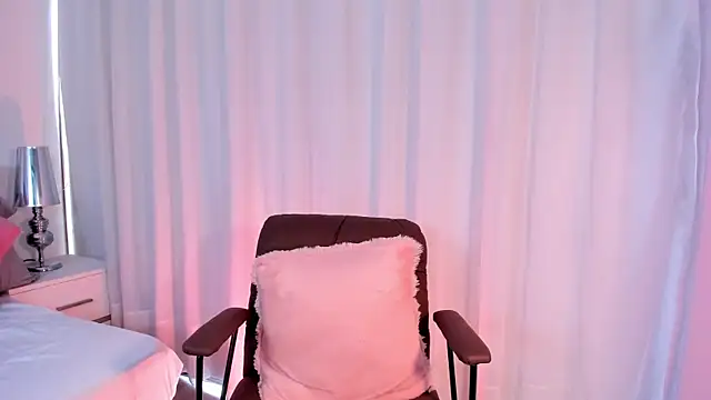 Snapshot of LiaCathaleya chatting on February 11, 5:29 pm LiaCathaleya online show from February 11, 5:29 pm