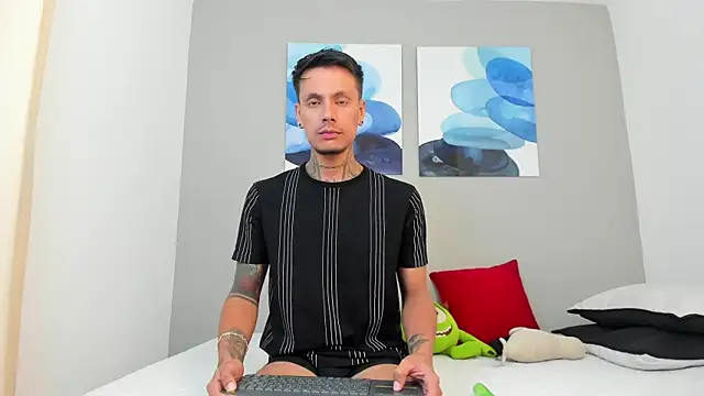 Emilio Wolf online show from February 4, 10:55 pm