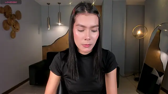 NiaSalvatore online show from February 6, 3:22 am