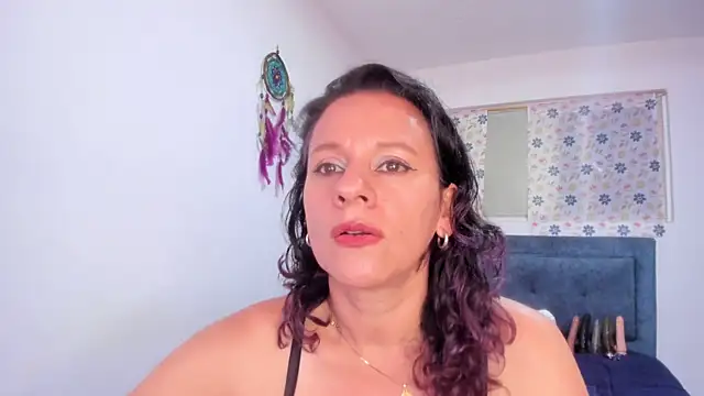 Snapshot of sofi_saliva2511 chatting on May 9, 6:35 pm sofi saliva2511 online show from May 9, 6:35 pm