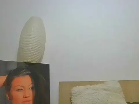 Snapshot of TheTopSecret chatting on February 6, 9:38 pm TheTopSecret online show from February 6, 9:38 pm