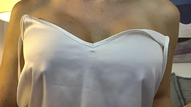 Snapshot of karina_warthon chatting on March 3, 12:15 am karina warthon online show from March 3, 12:15 am