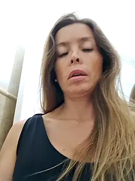 Snapshot of karina_warthon chatting on October 17, 5:26 pm karina warthon online show from October 17, 5:26 pm