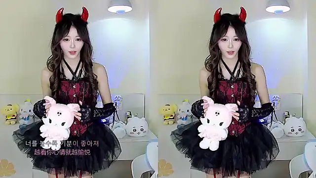 Snapshot of xixibaby- chatting on January 14, 11:42 am xixibaby- online show from January 14, 11:42 am