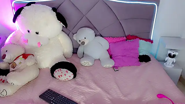 Carolaine01 online show from November 14, 4:06 pm