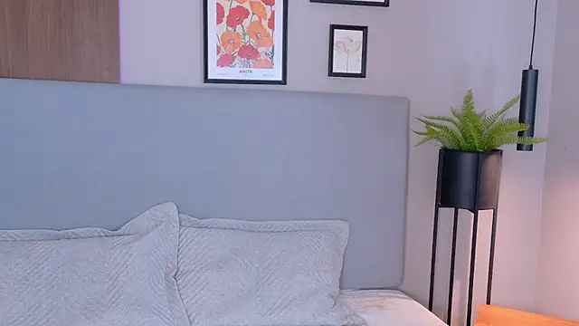 Snapshot of AbieHills chatting on March 9, 11:36 am AbieHills online show from March 9, 11:36 am