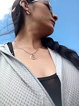 BELLA--26 online show from January 26, 2:52 pm