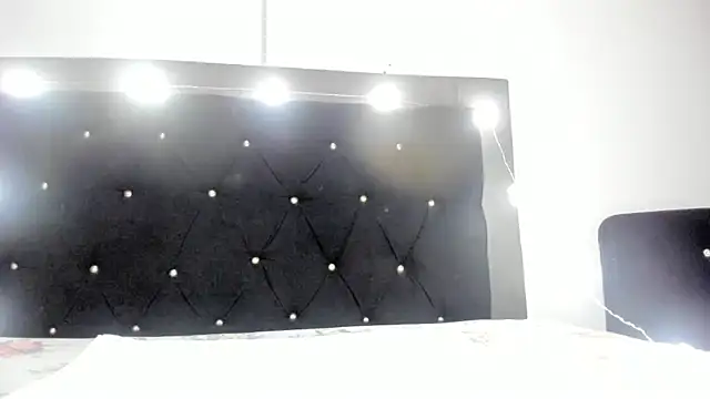 Snapshot of violetadumsper chatting on March 25, 3:45 am violetadumsper online show from March 25, 3:45 am