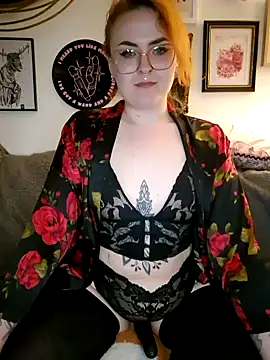 Snapshot of inky_ginge chatting on April 25, 10:40 pm inky ginge online show from April 25, 10:40 pm