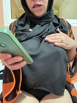 Snapshot of Sindrila_ chatting on January 9, 11:25 am Sindrila online show from January 9, 11:25 am