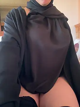 Snapshot of Sindrila_ chatting on February 26, 6:32 pm Sindrila online show from February 26, 6:32 pm