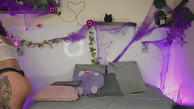 bri cullen online show from October 30, 2:18 pm