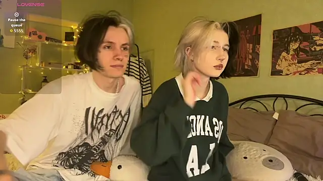 VeryRare TwinS online show from October 4, 9:57 pm