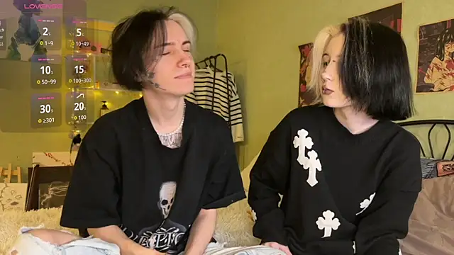 VeryRare TwinS online show from October 9, 10:08 pm