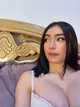 Maddy Jones online show from May 8, 2:17 am
