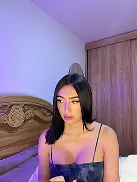 Maddy Jones online show from June 9, 2:23 am