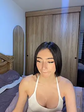 Maddy Jones online show from June 21, 2:36 am