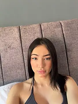 Maddy Jones online show from June 24, 5:56 pm