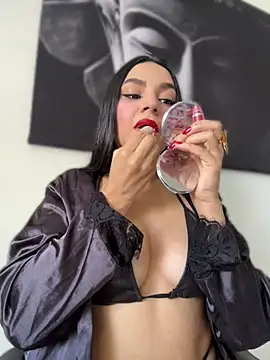 LiaOwen  online show from June 10, 5:01 pm
