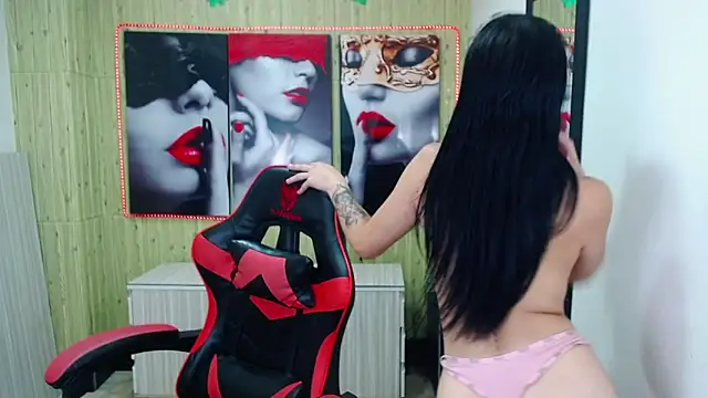 Snapshot of Anniee_x chatting on January 14, 2:43 pm Anniee x online show from January 14, 2:43 pm