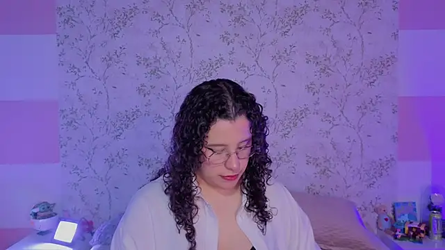 Snapshot of Charlotte__Miller chatting on April 1, 11:22 am Charlotte Miller online show from April 1, 11:22 am