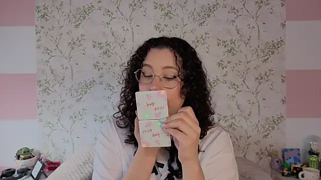 Snapshot of Charlotte__Miller chatting on April 5, 12:24 pm Charlotte Miller online show from April 5, 12:24 pm