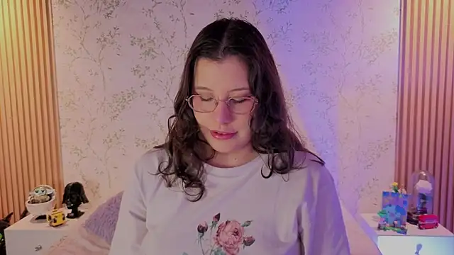 Snapshot of Charlotte__Miller chatting on June 6, 11:59 am Charlotte Miller online show from June 6, 11:59 am