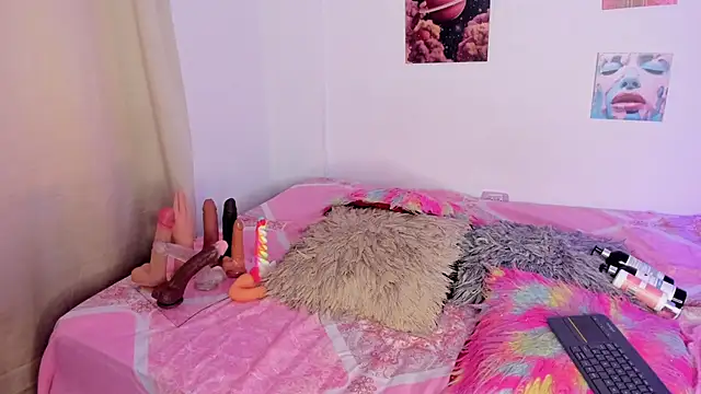 ebony cutte online show from October 4, 7:01 pm