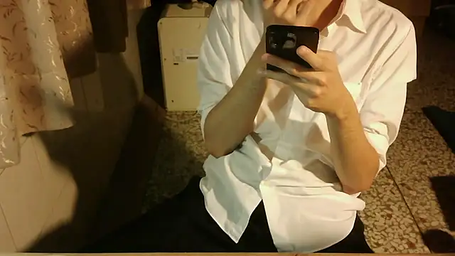 KYU890428 online show from May 15, 5:42 pm